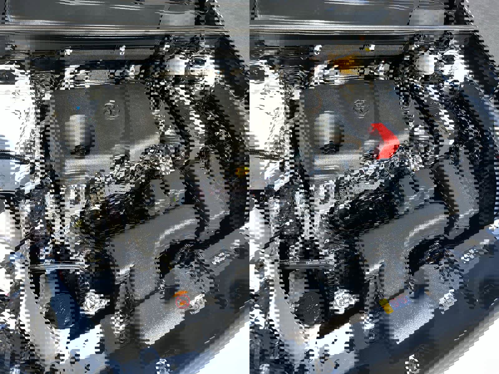 Used 2025 Toyota RAV4 XLE Premium image 9