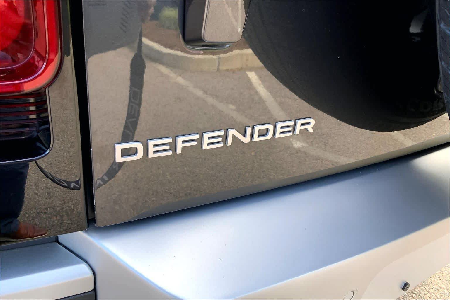 Used 2024 Land Rover Defender 110 S AWD/4WD image 29