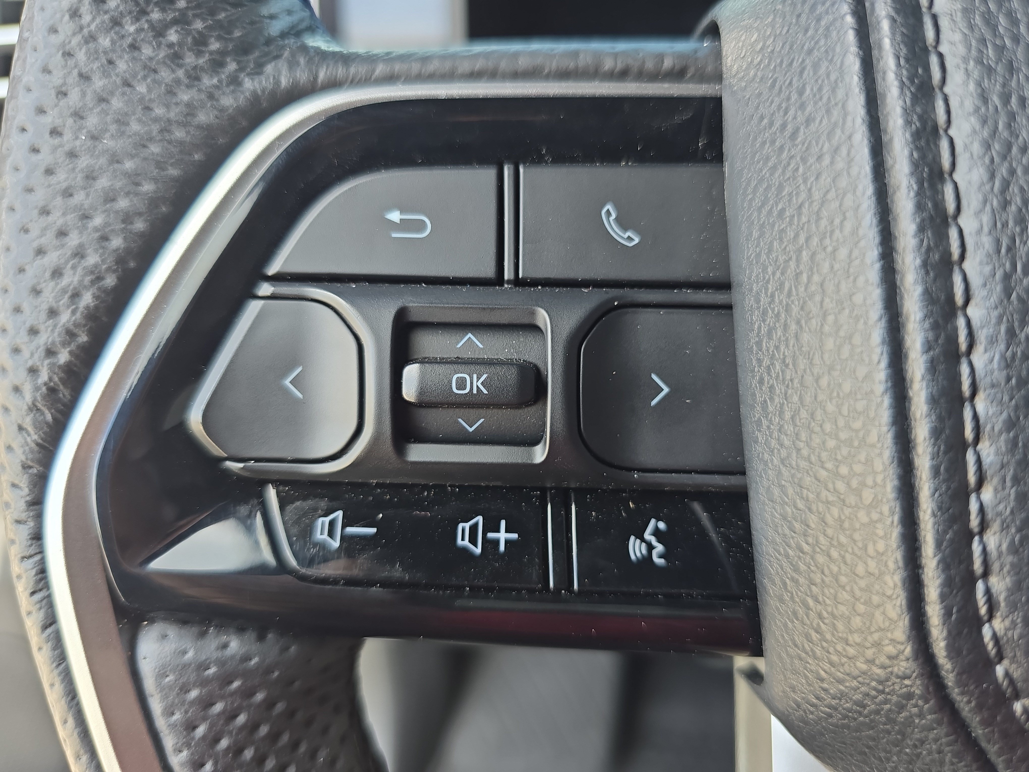Used 2024 Toyota Tundra Platinum w/ TRD Off-Road Package AWD/4WD image 16