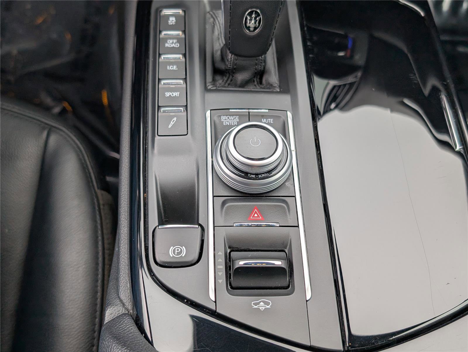 Used 2023 Maserati Levante Modena image 23