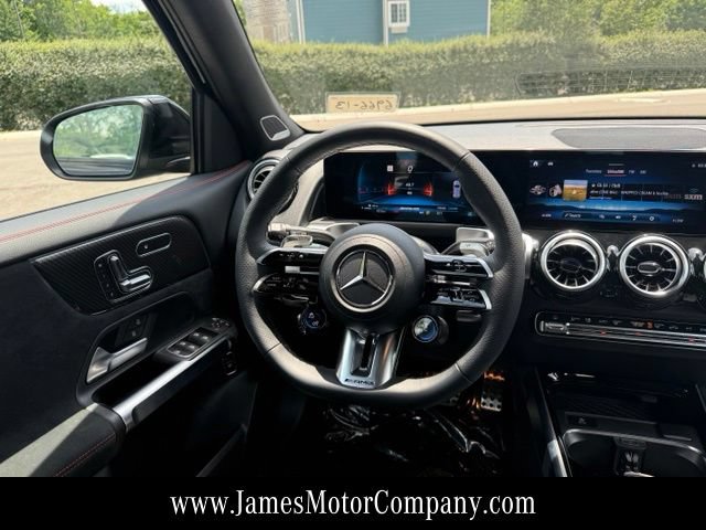 Used 2025 Mercedes-Benz GLB 35 AMG 4MATIC image 18