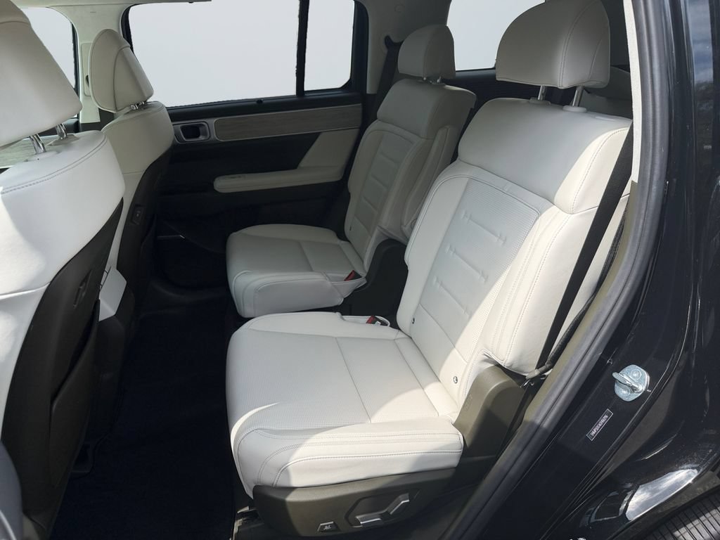 Used 2025 Hyundai Santa Fe Calligraphy AWD/4WD image 13