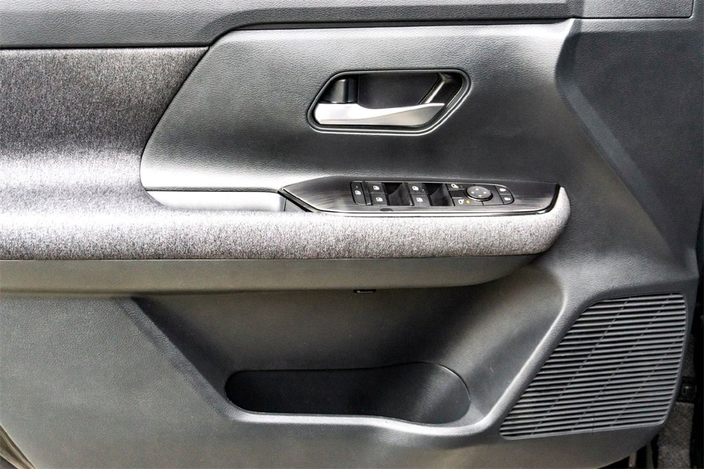 Used 2025 Nissan Kicks SV w/ Interior Electronics Package image 10