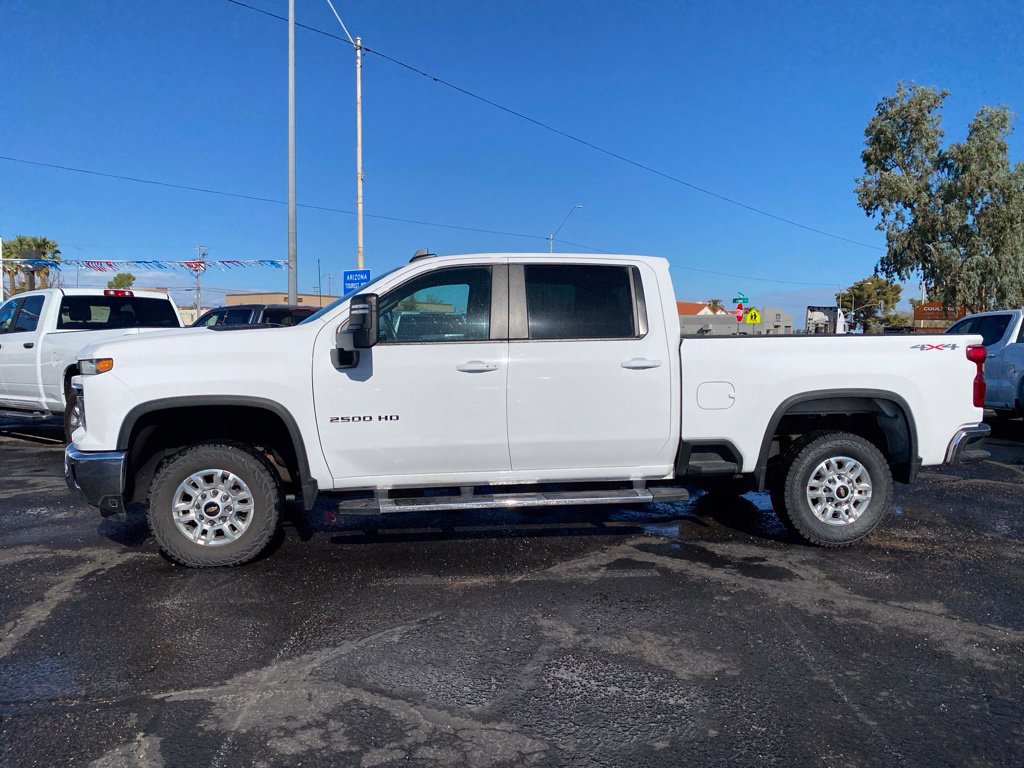 Used 2025 Chevrolet Silverado 2500 LT w/ Convenience Package AWD/4WD image 3