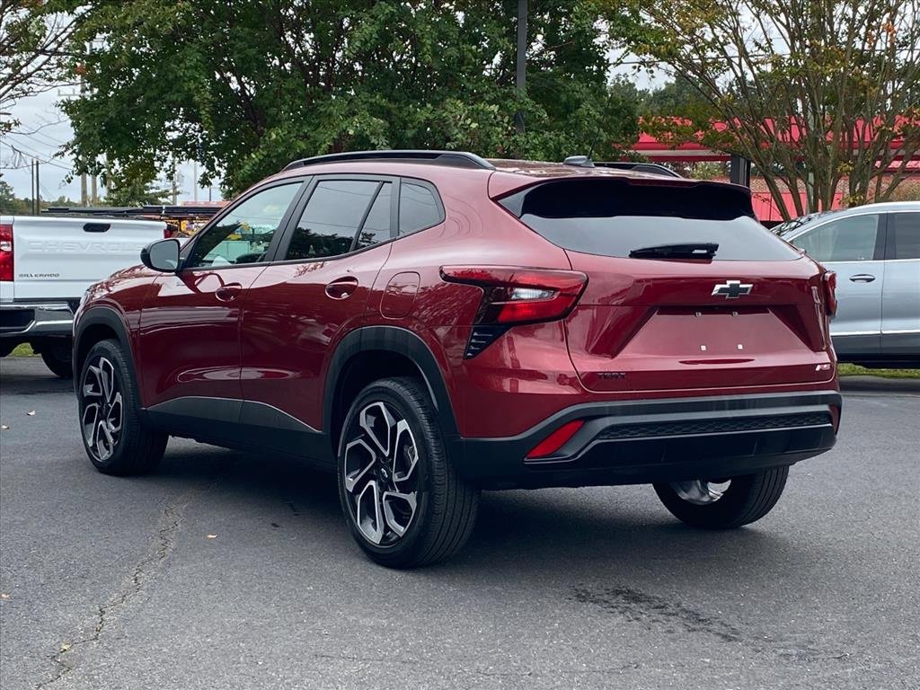 Used 2024 Chevrolet Trax RS w/ Driver Confidence Package image 5