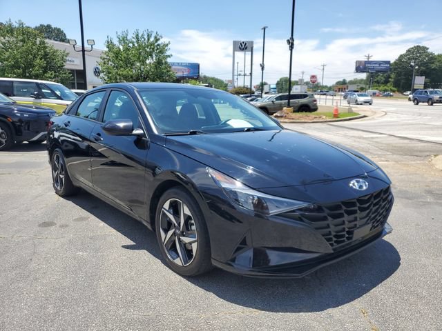 Used 2023 Hyundai Elantra SEL w/ Convenience Package FWD image 3
