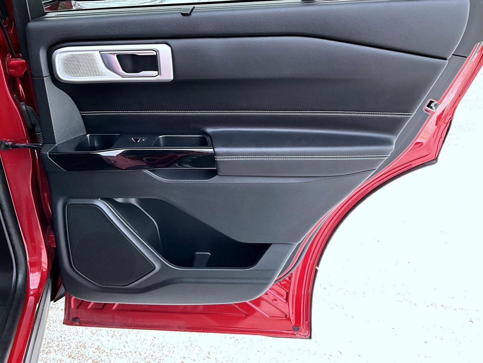 Used 2023 Ford Explorer ST w/ Equipment Group 401A image 18