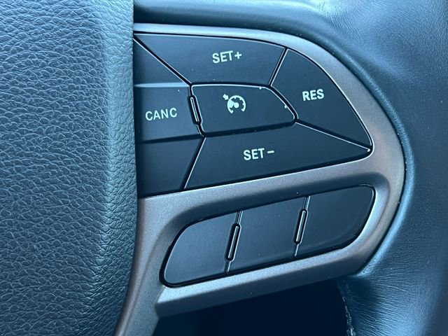 Used 2019 Jeep Cherokee Latitude Plus FWD image 19