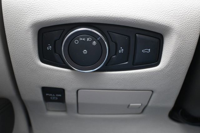 Used 2017 Lincoln Continental Reserve w/ Technology Package image 40