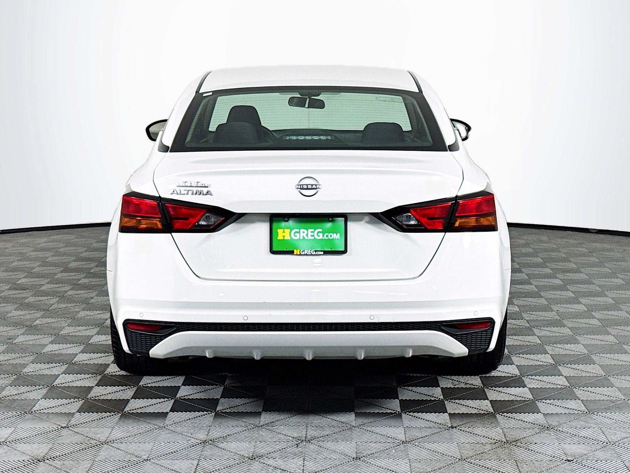 Used 2024 Nissan Altima 2.5 S FWD image 8