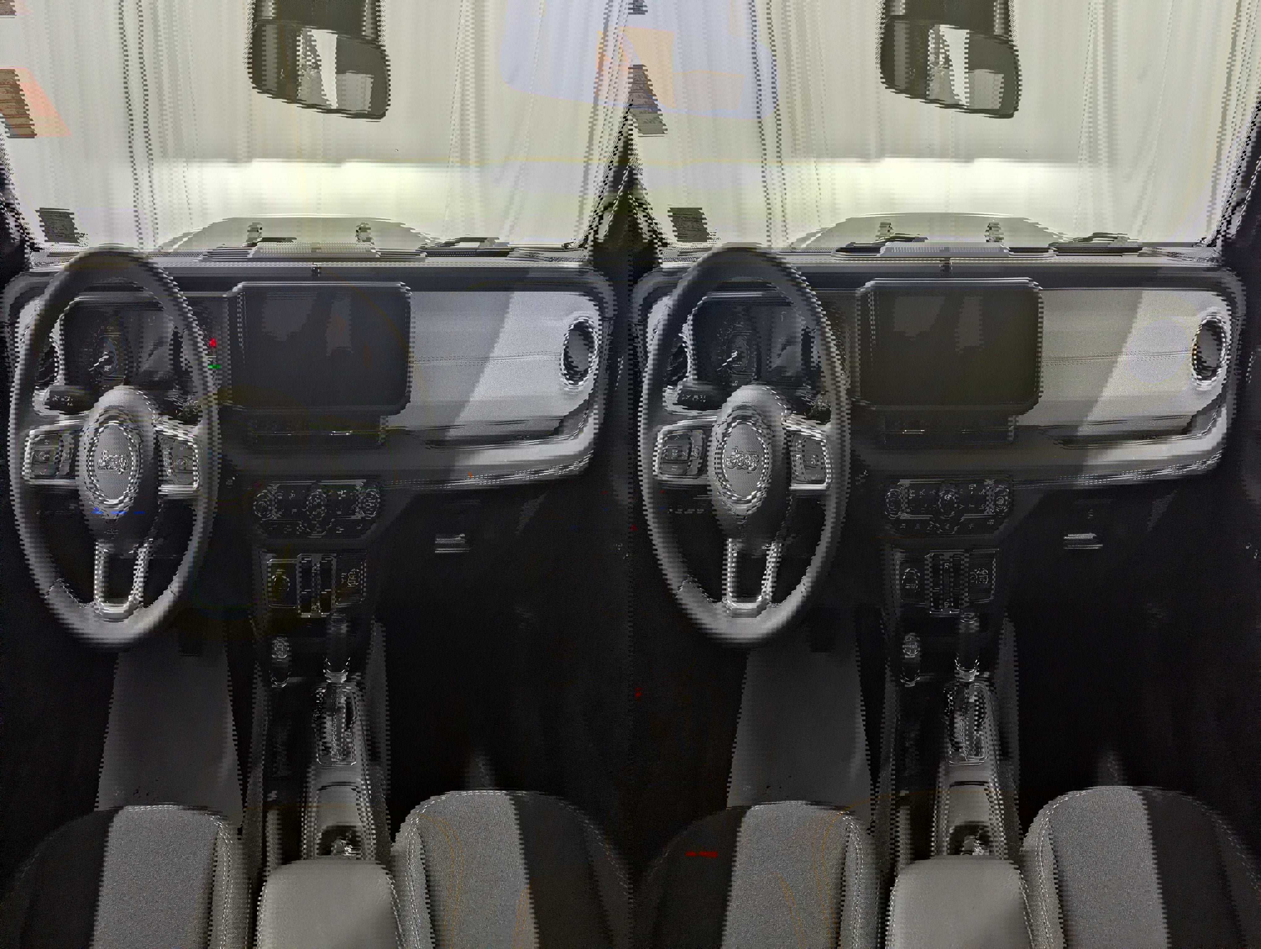 Used 2025 Jeep Wrangler Unlimited Sahara image 12