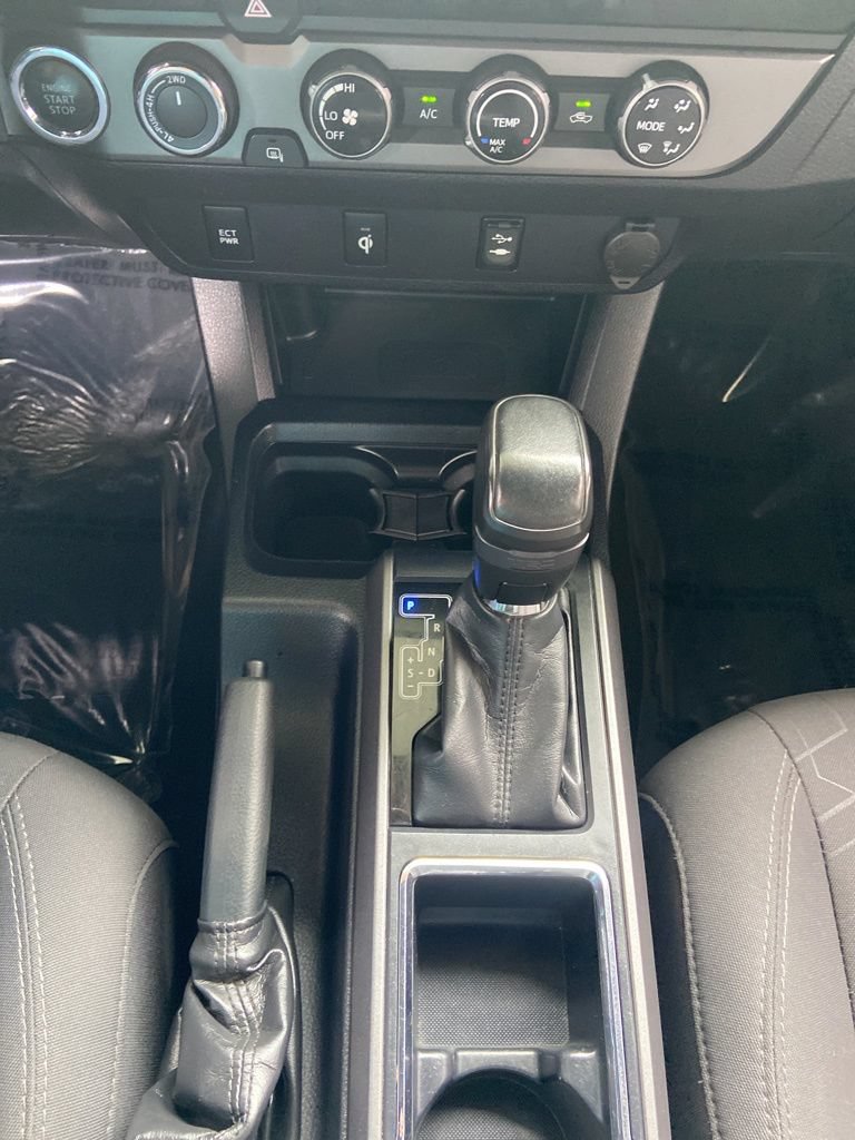 Used 2017 Toyota Tacoma TRD Off-Road w/ Tow Package (A/T) AWD/4WD image 24