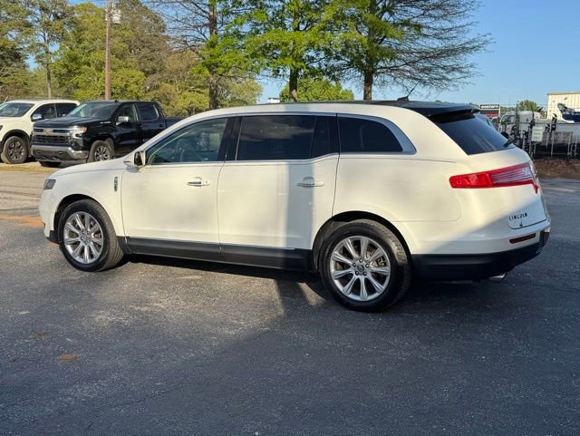 Used 2013 Lincoln MKT FWD image 5