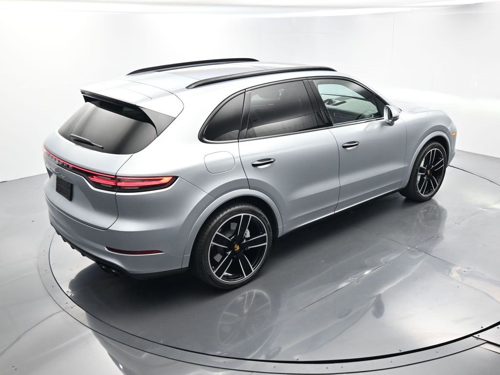Used 2022 Porsche Cayenne Turbo image 41