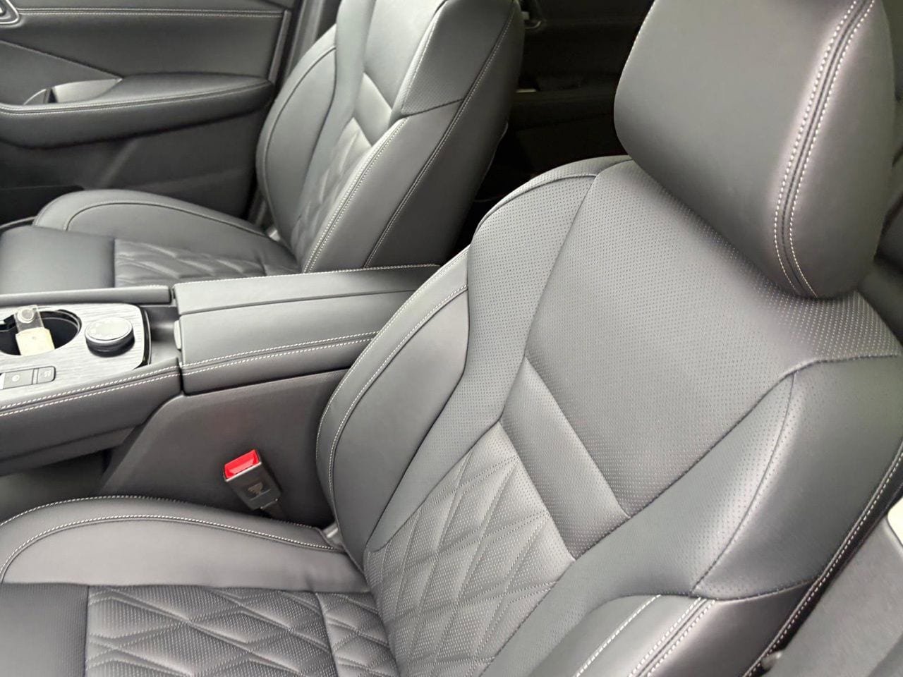 New 2026 Nissan Rogue Platinum AWD/4WD image 19