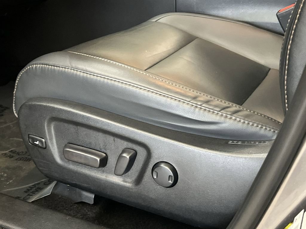 Used 2019 Toyota Highlander XLE image 12