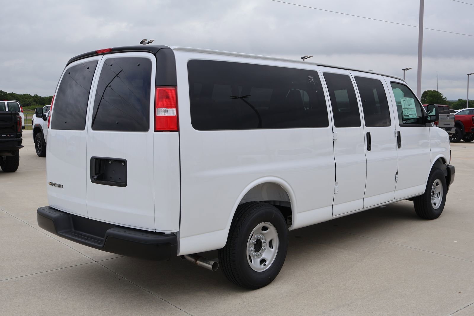 New 2026 Chevrolet Express 3500 LS RWD image 4