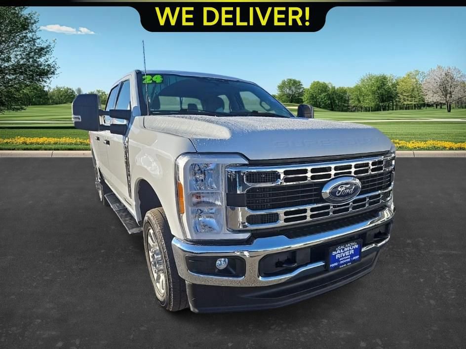 Used 2024 Ford F350 XLT AWD/4WD image 2