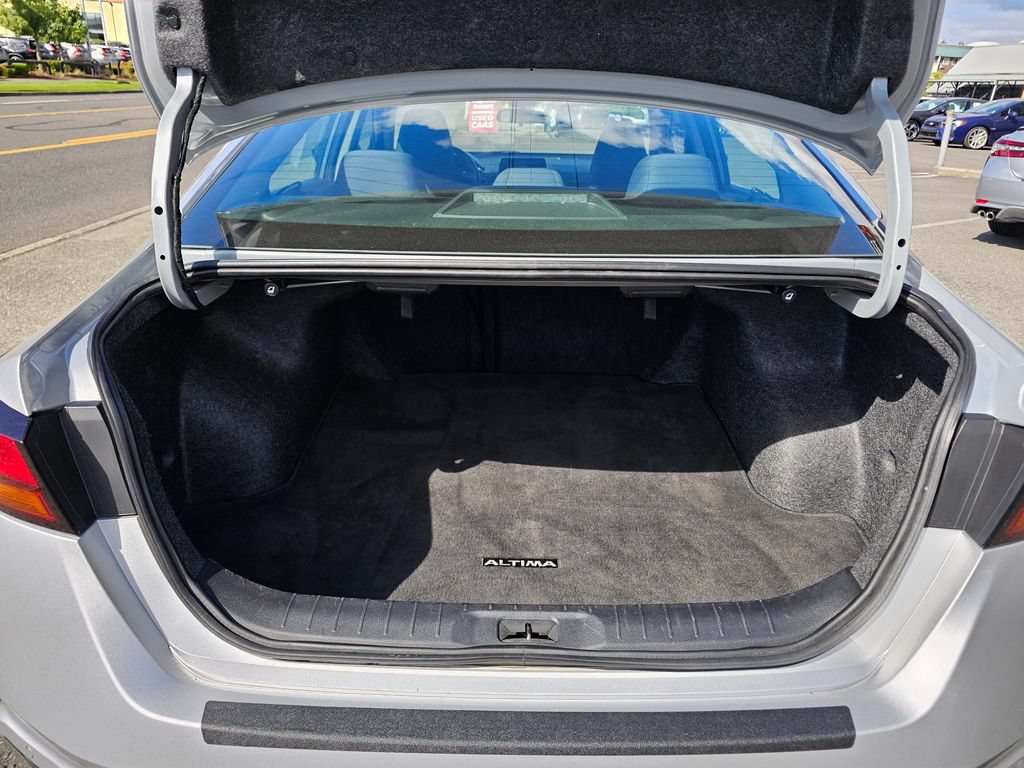 Used 2024 Nissan Altima 2.5 SV FWD image 10