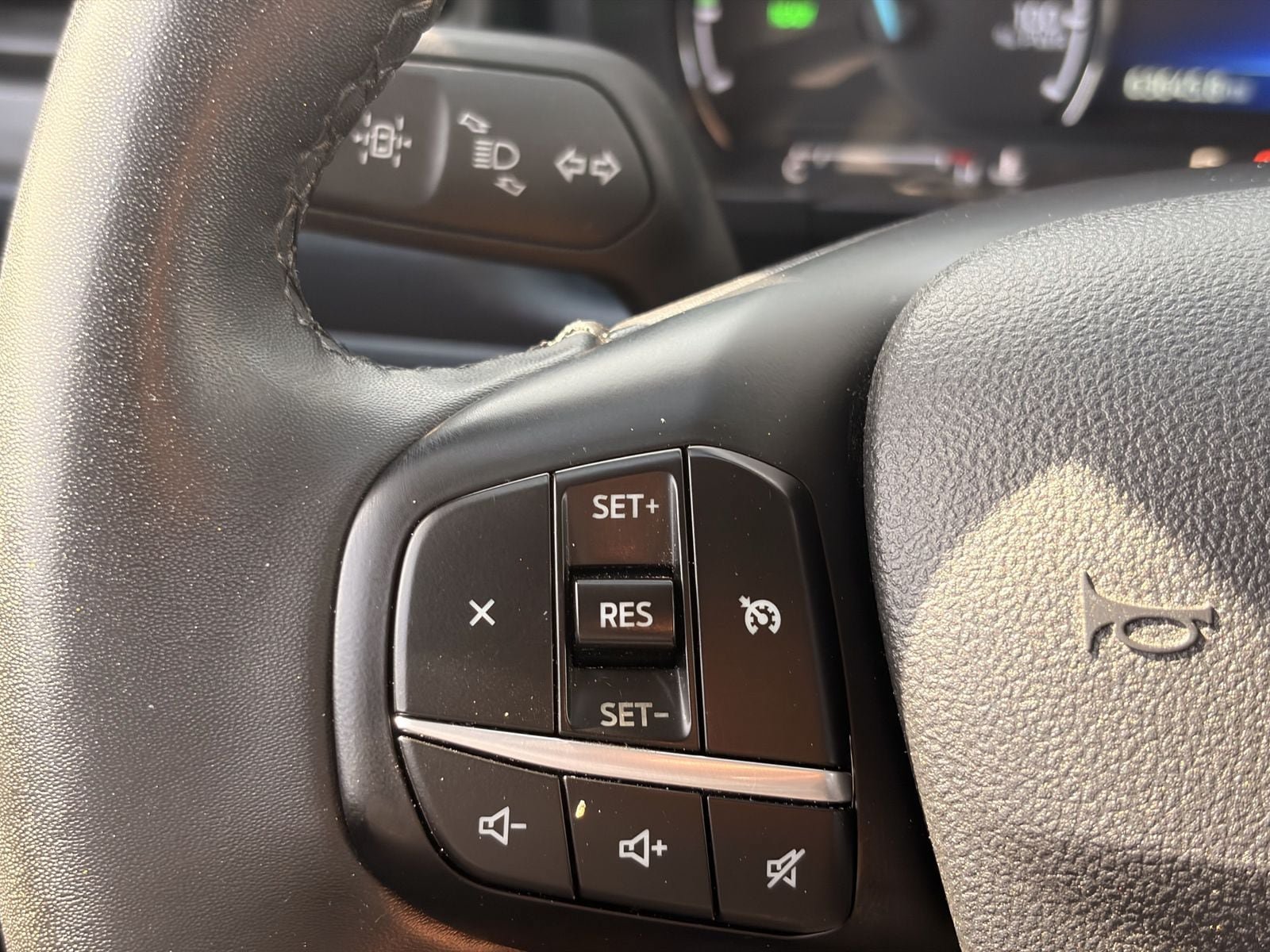 Certified 2023 Ford Maverick Lariat w/ Black Appearance Package FWD image 33
