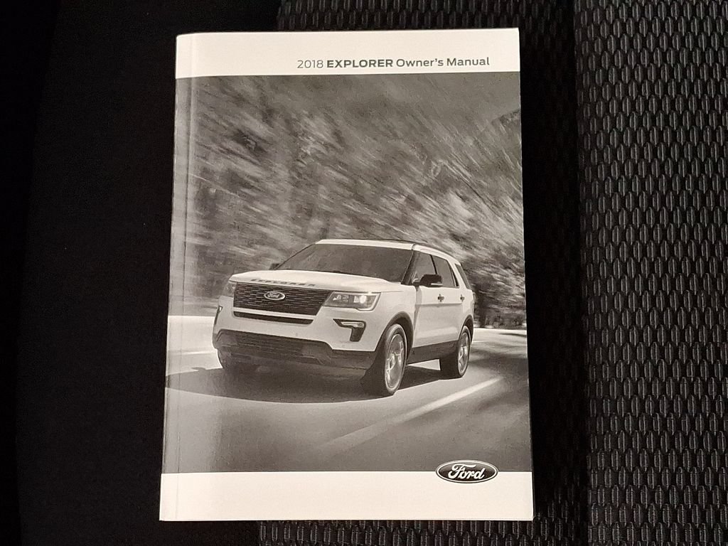 Used 2018 Ford Explorer XLT FWD image 24