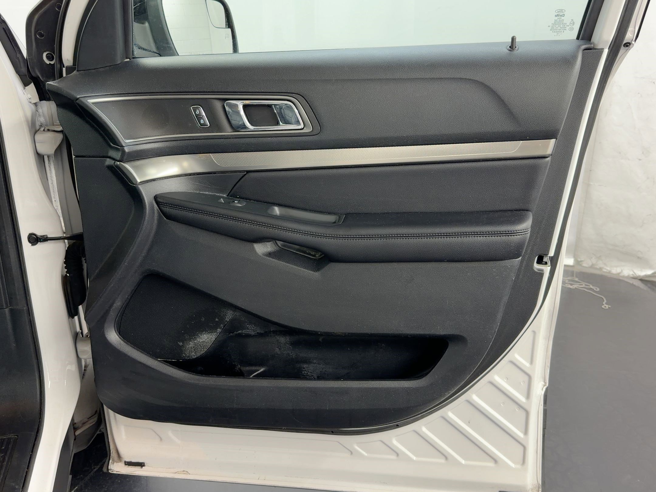 Used 2018 Ford Explorer XLT w/ Equipment Group 202A image 34