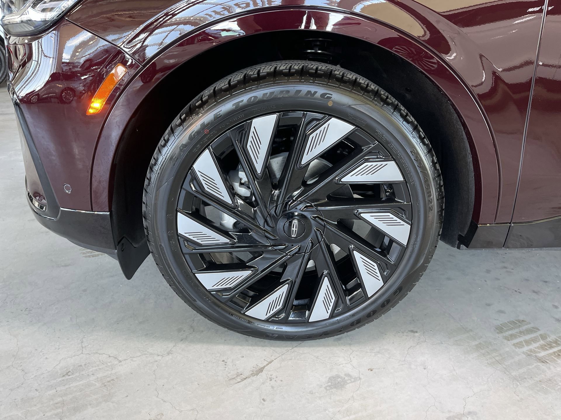 New 2024 Lincoln Nautilus Reserve w/ Equipment Group 202A image 38