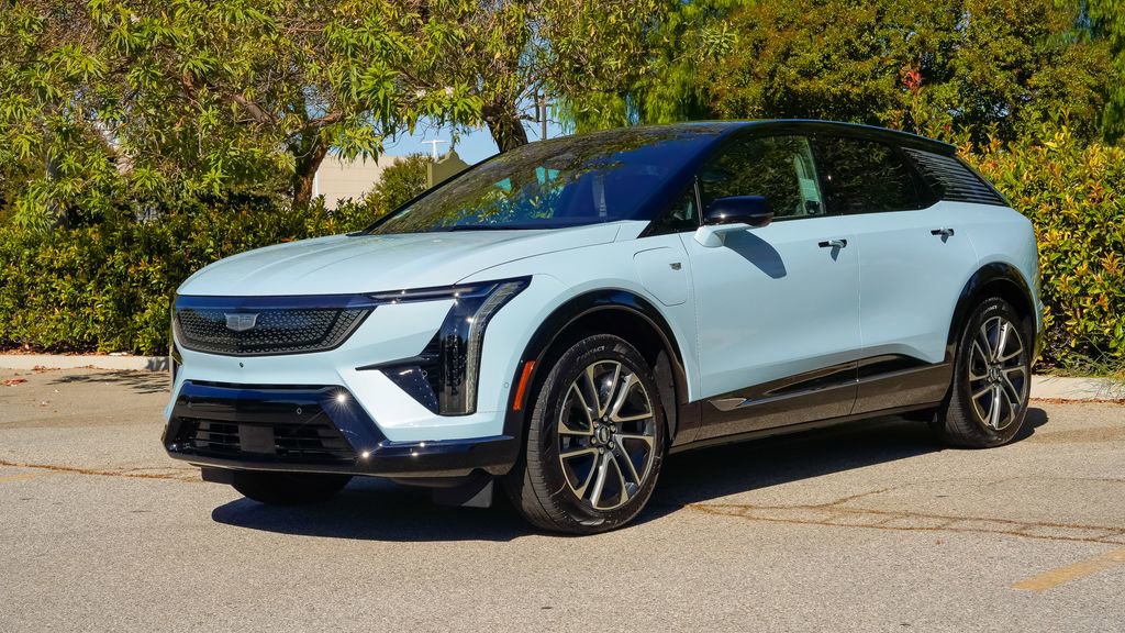 New 2026 Cadillac Optiq Sport 2 image 3