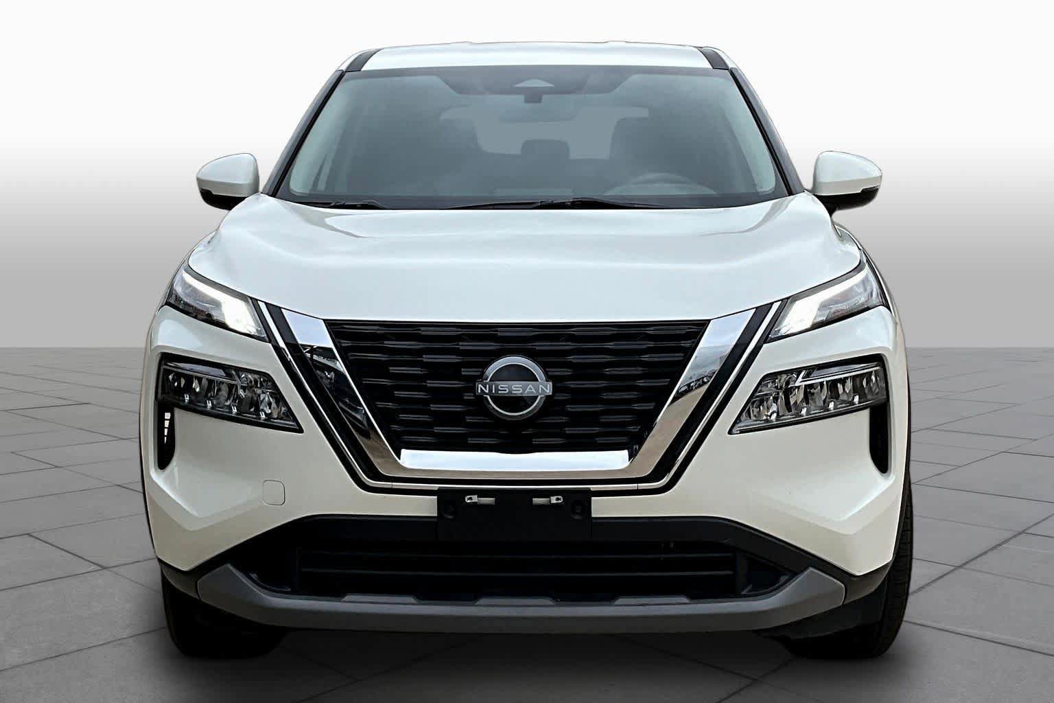 Certified 2023 Nissan Rogue SV FWD image 3