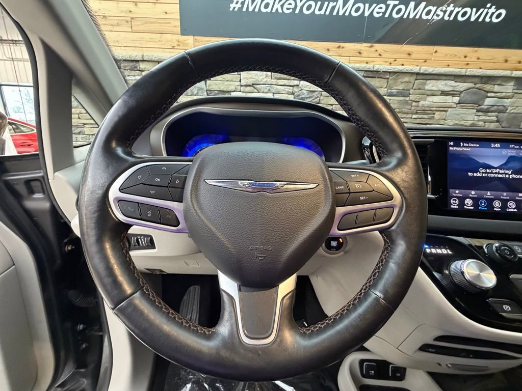 Used 2019 Chrysler Pacifica Touring-L Plus image 17