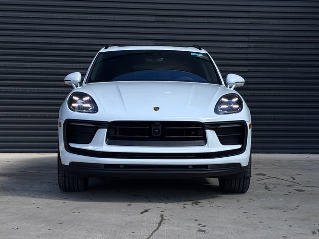Certified 2026 Porsche Macan image 10