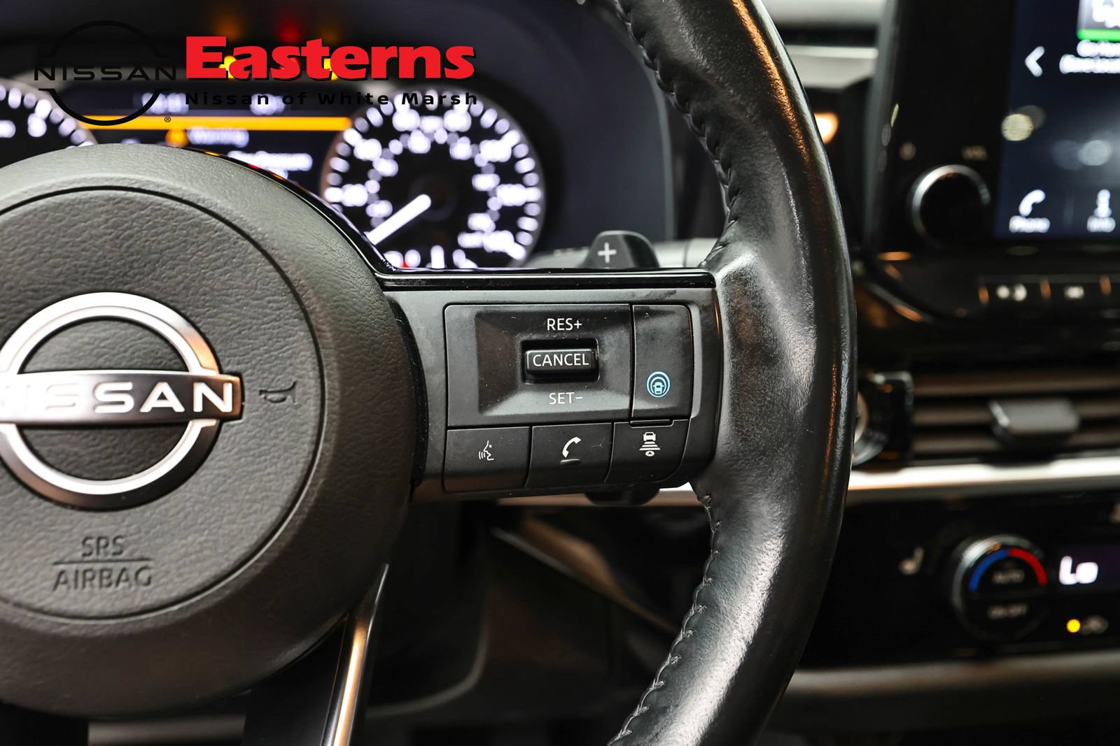 Used 2023 Nissan Pathfinder SL w/ Lighting Package (N92) AWD/4WD image 16