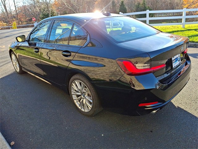 Used 2023 BMW 330i xDrive Sedan w/ Premium Package image 4