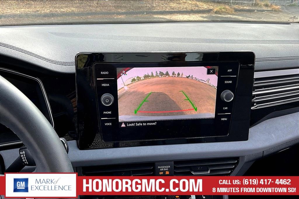 Used 2025 Volkswagen Jetta SE FWD image 14