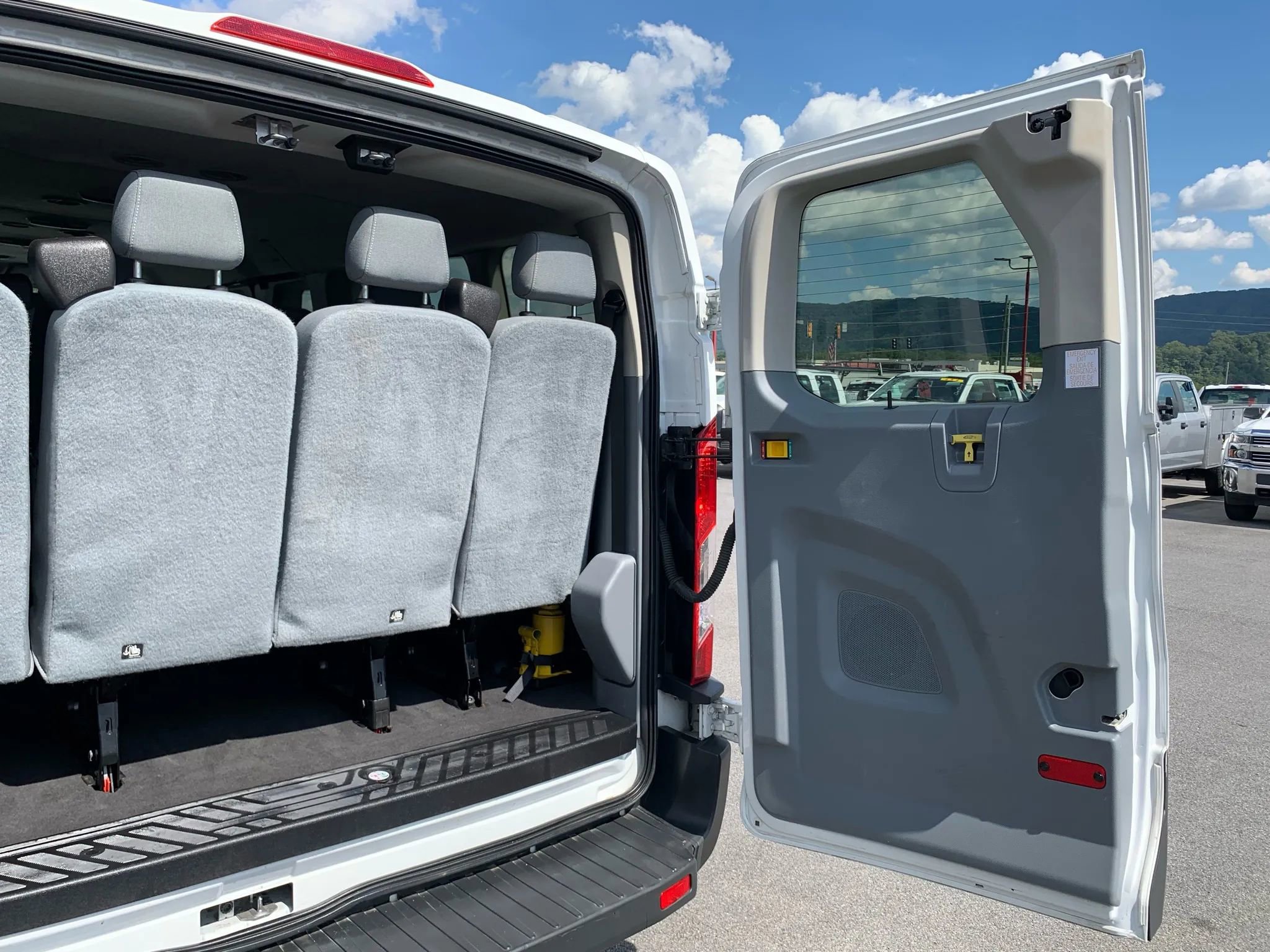 Used 2016 Ford Transit 350 XLT RWD image 38