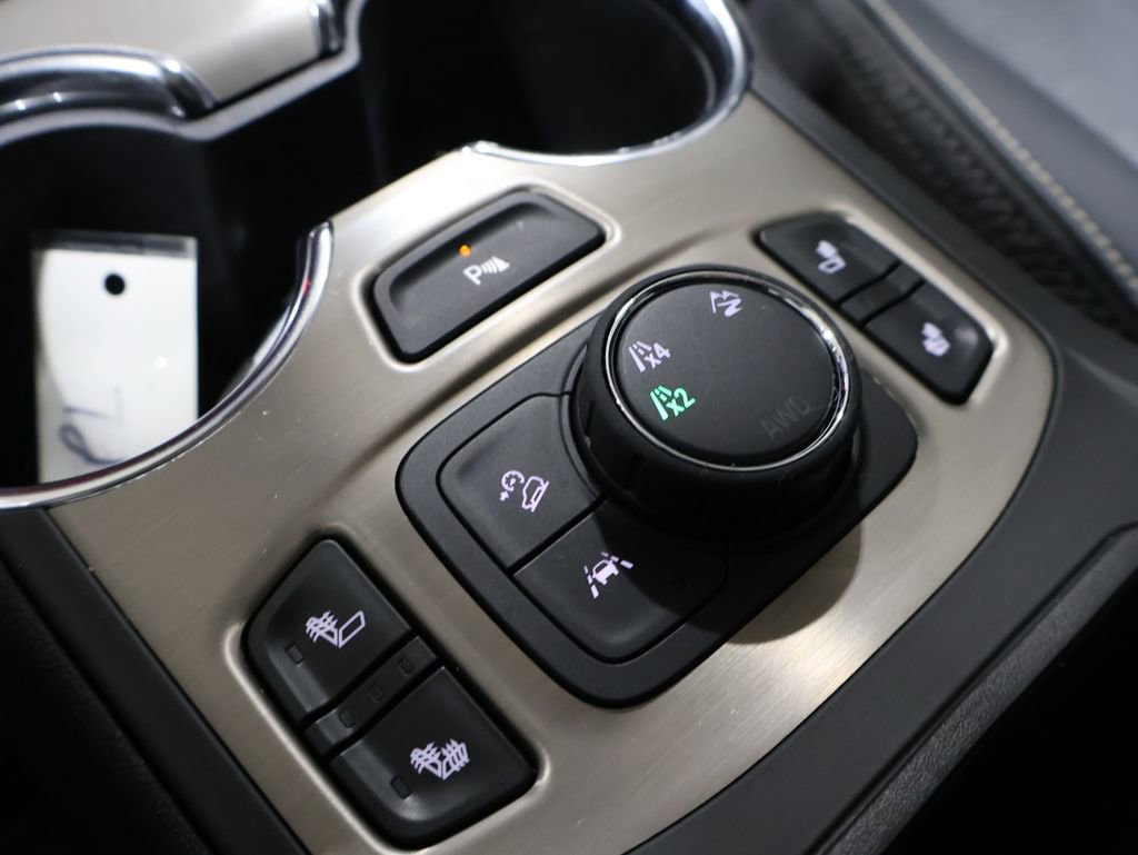 Used 2023 GMC Terrain Denali w/ LPO, Floor Liner Package image 27