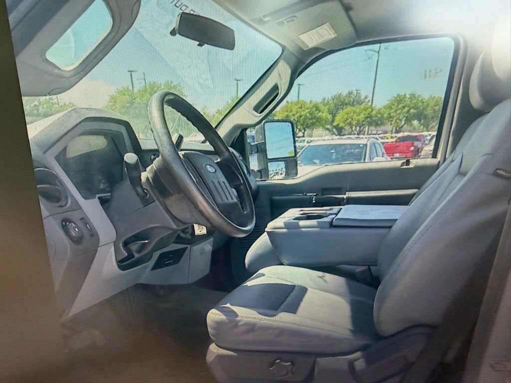 Used 2015 Ford F550 4x4 Regular Cab Super Duty image 4