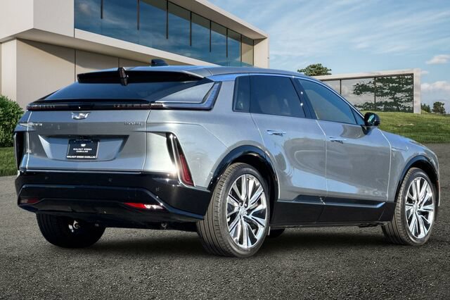 Certified 2024 Cadillac Lyriq Luxury w/ Nappa Leather Package AWD/4WD image 4