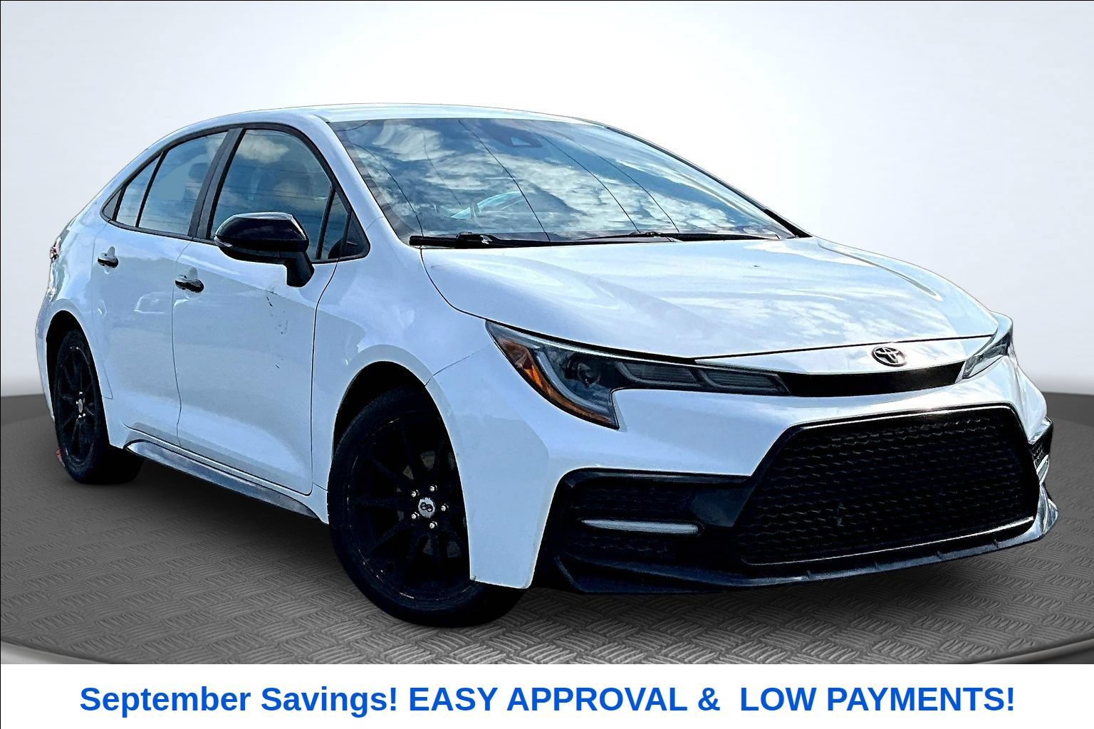 Used 2022 Toyota Corolla SE FWD image 2