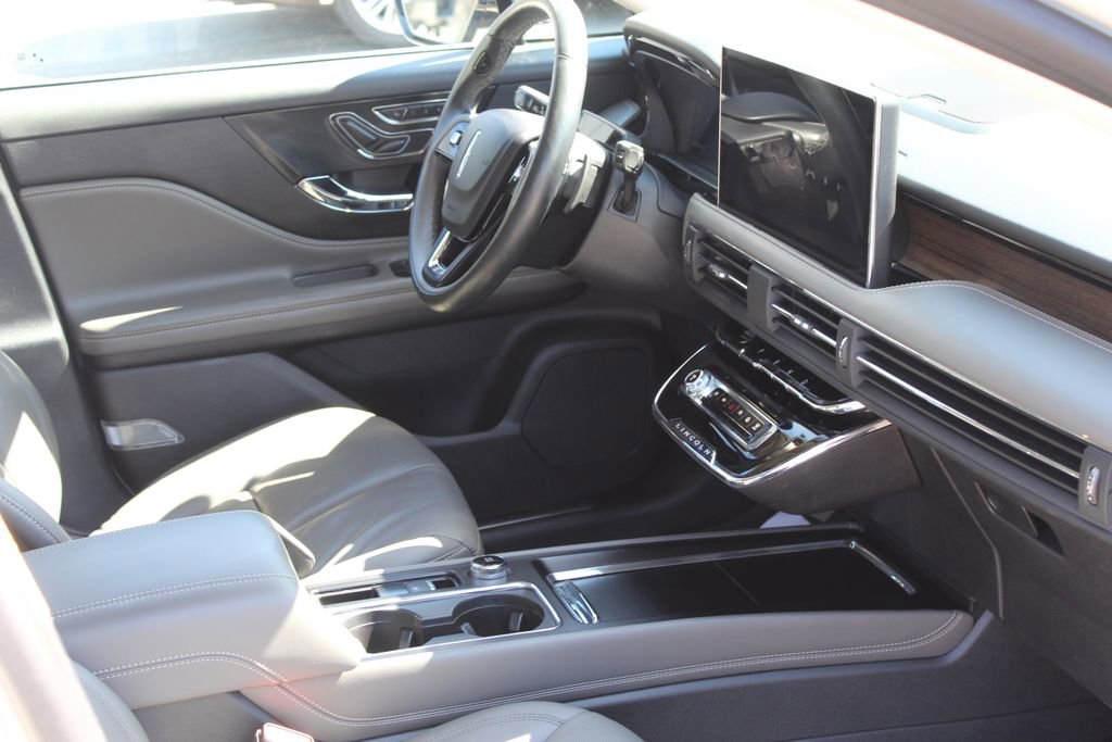 Used 2023 Lincoln Corsair Reserve w/ Equipment Group 202A image 16