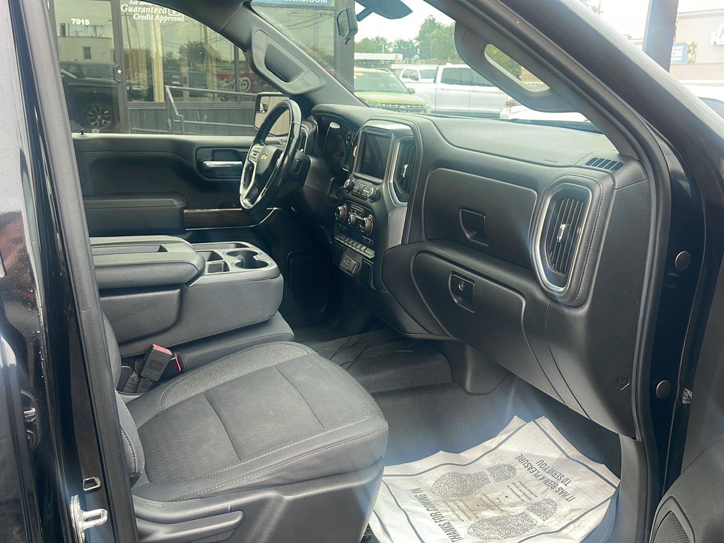 Used 2019 Chevrolet Silverado 1500 LT w/ All-Star Edition AWD/4WD image 9