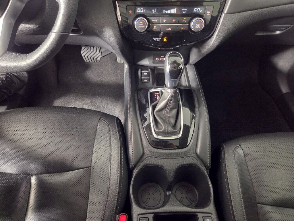 Used 2020 Nissan Rogue SL w/ Premium Package FWD image 12