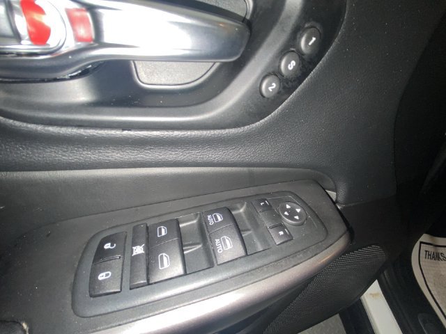 Used 2021 Jeep Cherokee Limited w/ Elite Package FWD image 13