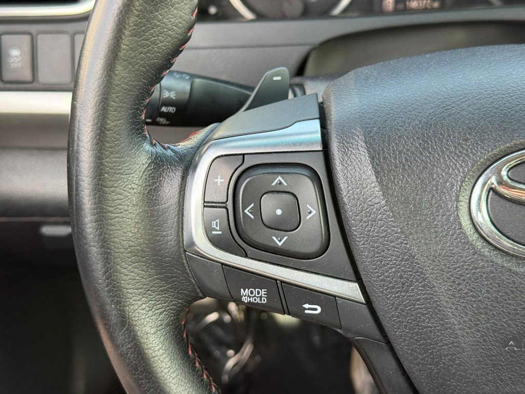 Used 2016 Toyota Camry SE FWD image 21