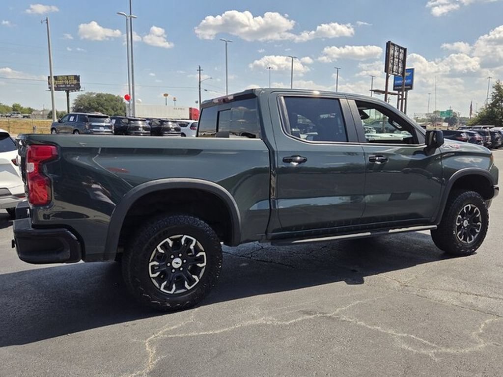 Used 2025 Chevrolet Silverado 1500 ZR2 AWD/4WD image 6