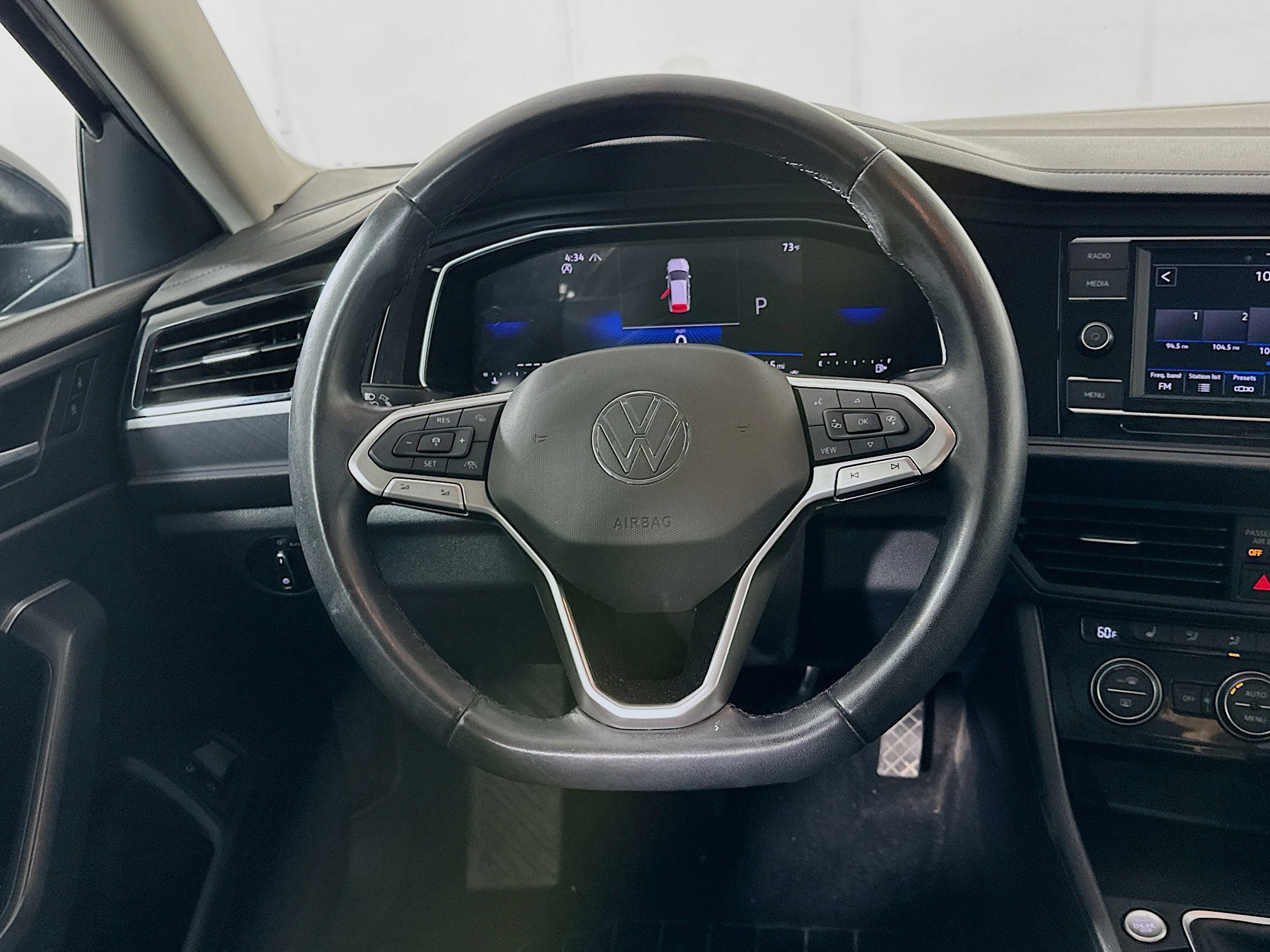 Used 2024 Volkswagen Jetta SE FWD image 18
