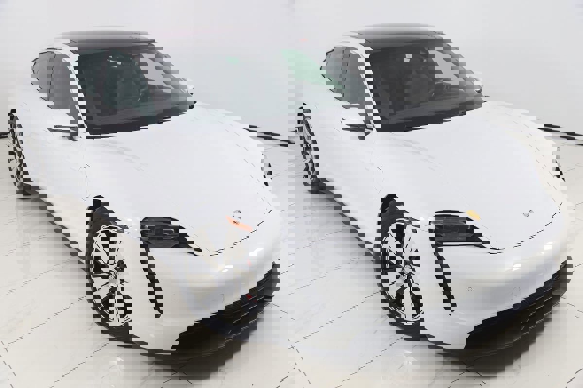 Used 2020 Porsche Taycan 4S image 21