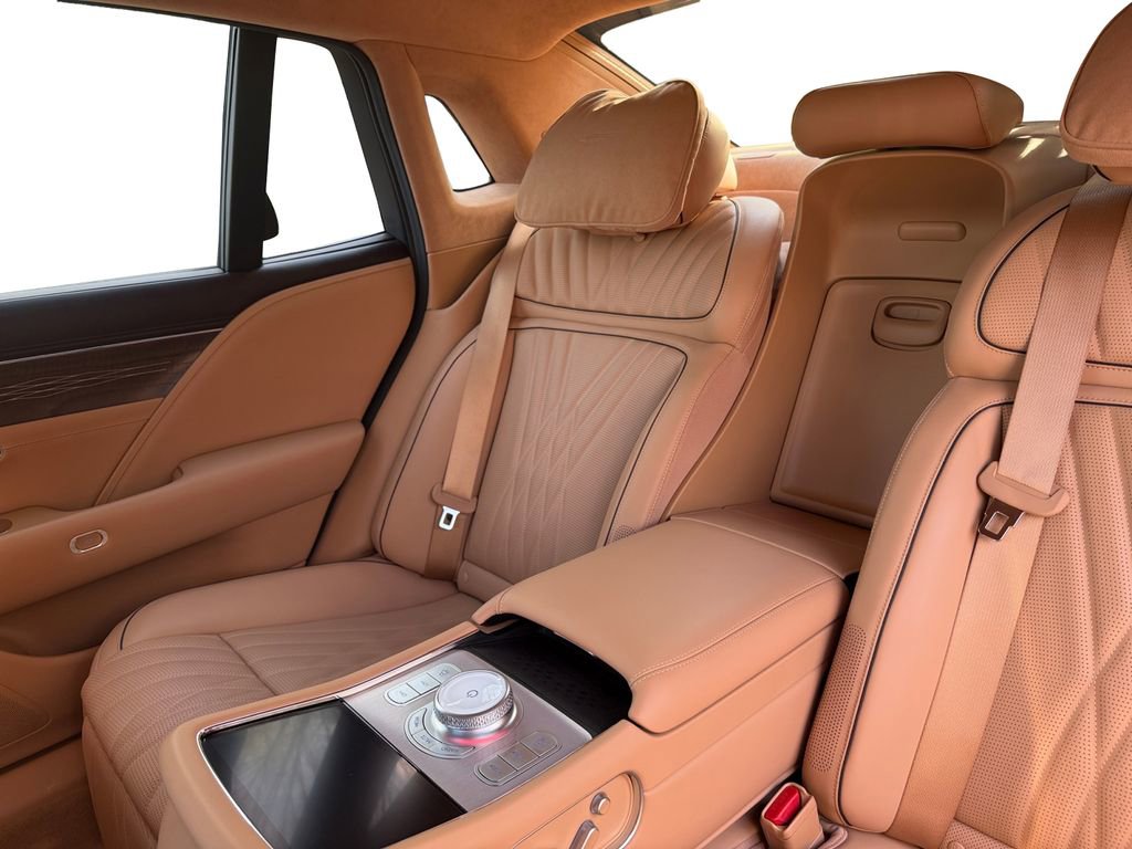Used 2025 Genesis G90 3.5T AWD/4WD image 13