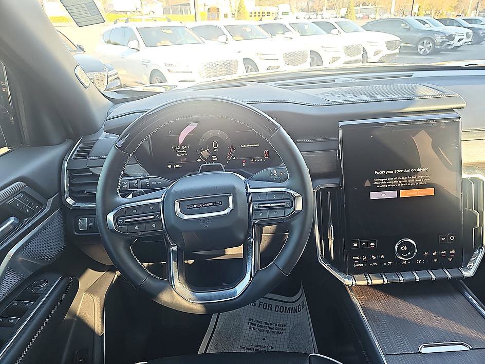 Used 2025 GMC Acadia Denali w/ Super Cruise Package image 17