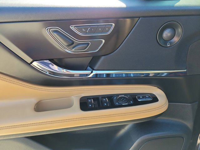 Used 2020 Lincoln Corsair Reserve w/ Equipment Group 201A image 26